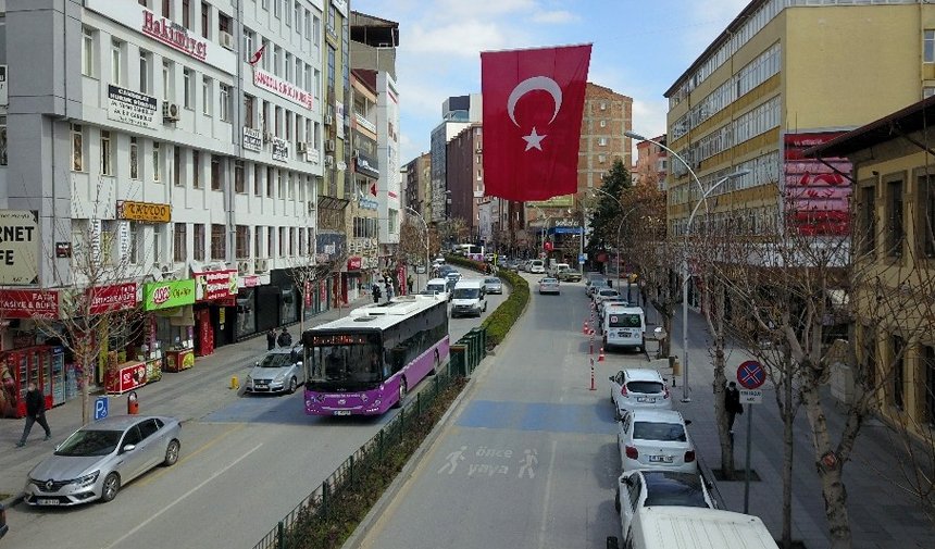 Yarın caddeye park yasak