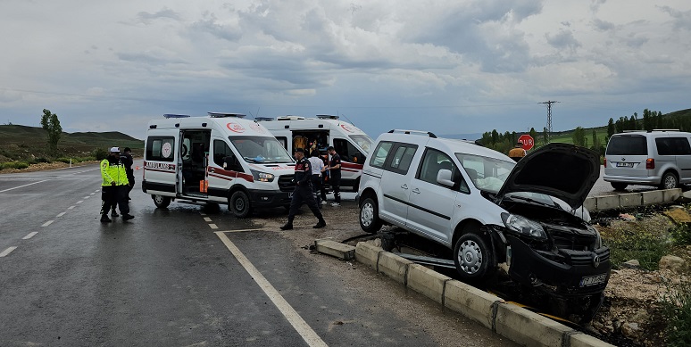 A A 20250507 37877411 37877407 C O R U M D A O T O M O B I L I L E H A F I F T I C A R I A R A C I N C A R P I S M A S I S O N U C U 4 K I S I Y A R A L A N D I