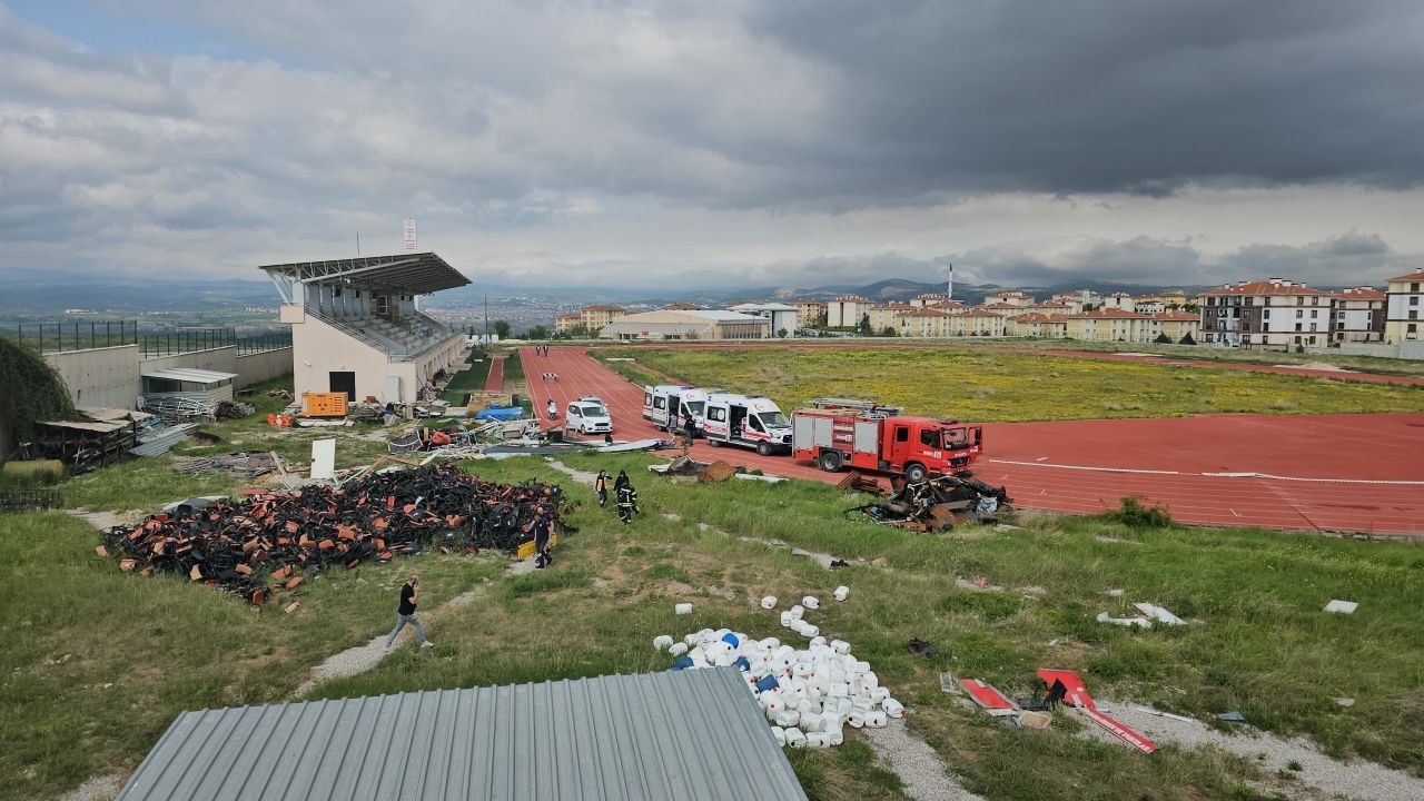Corumda Otomobil Atletizm Sahasina Dustu 3 Yarali