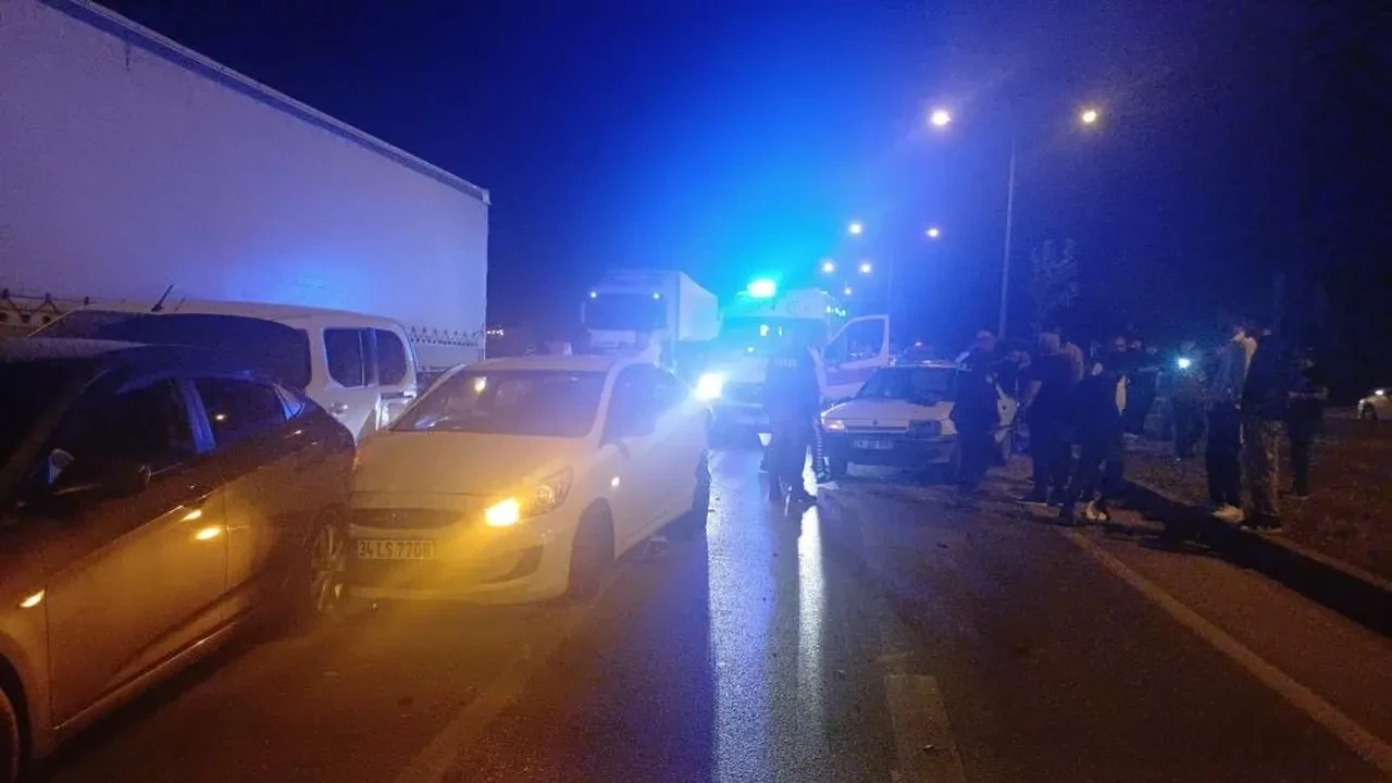 Corumda Zincirleme Trafik Kazasi Yaralilar Var 3230011 202506270313 2