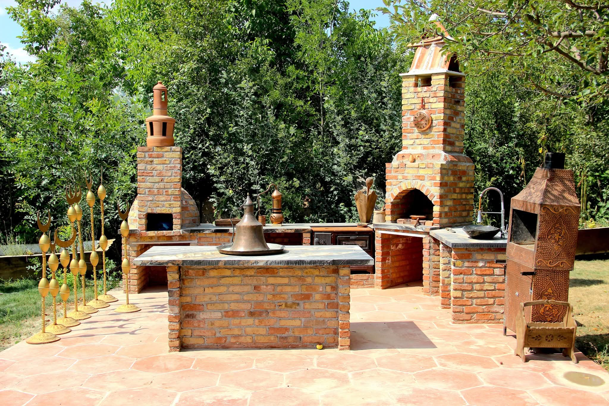 F B I M G 1755356048121