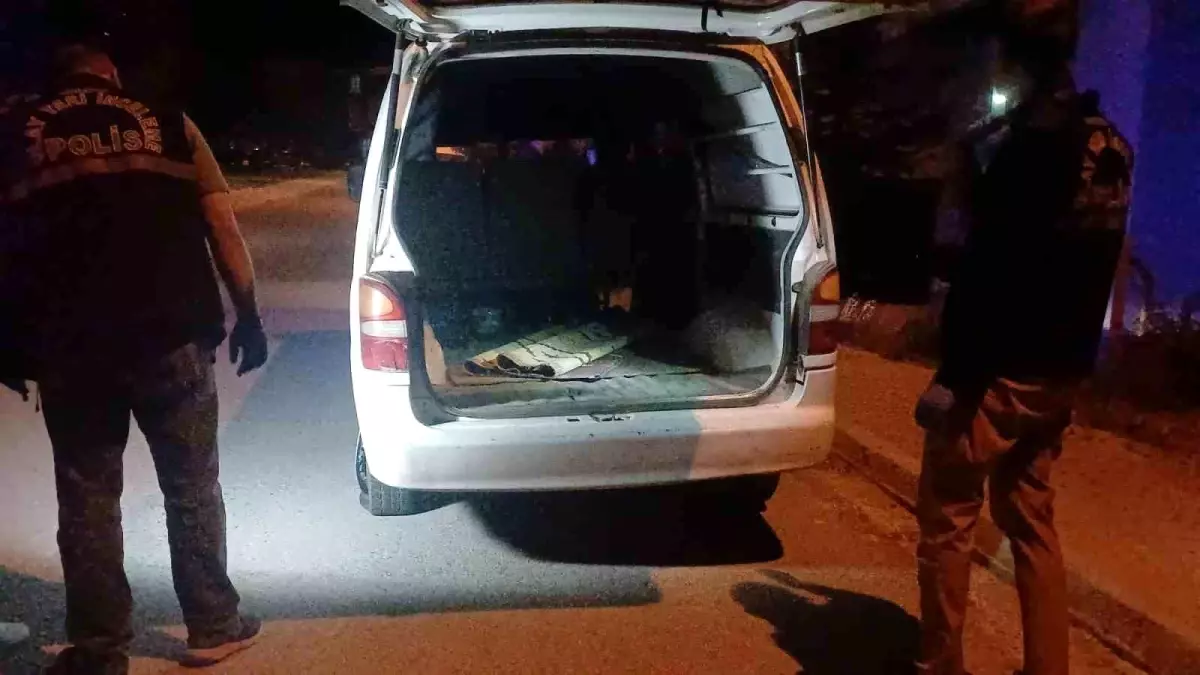 Dur Ihtarina Uymadi Aracla Polis Memuruna Car 19055744 Amp