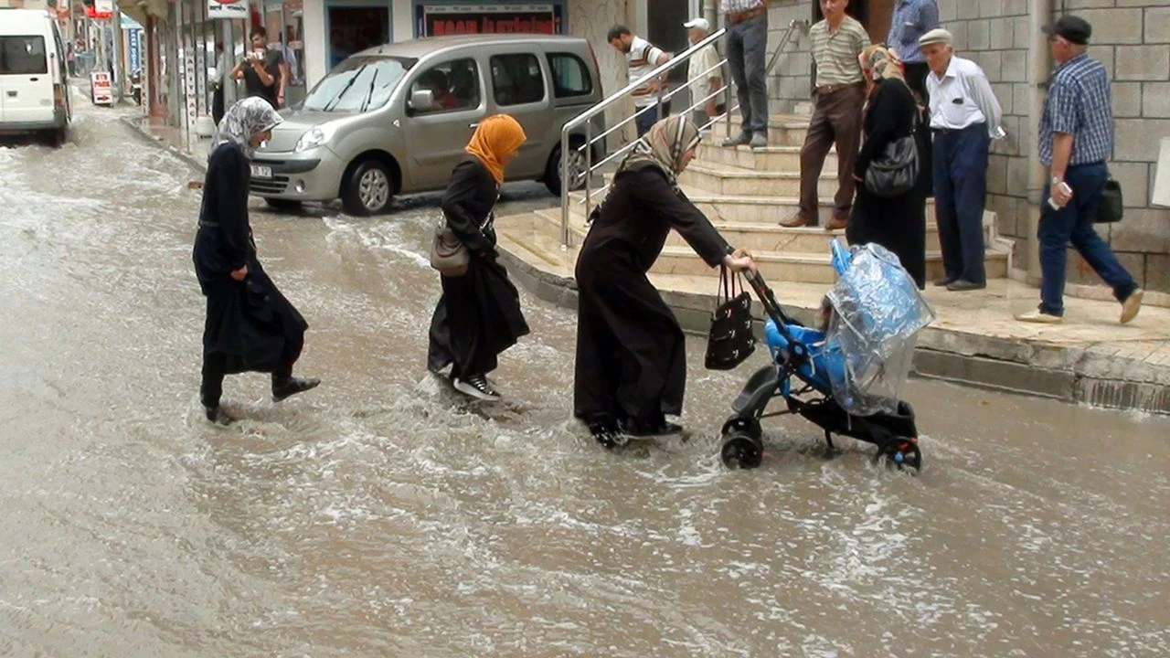 Hava sıcaklığı düşüyor, yağmur geliyor