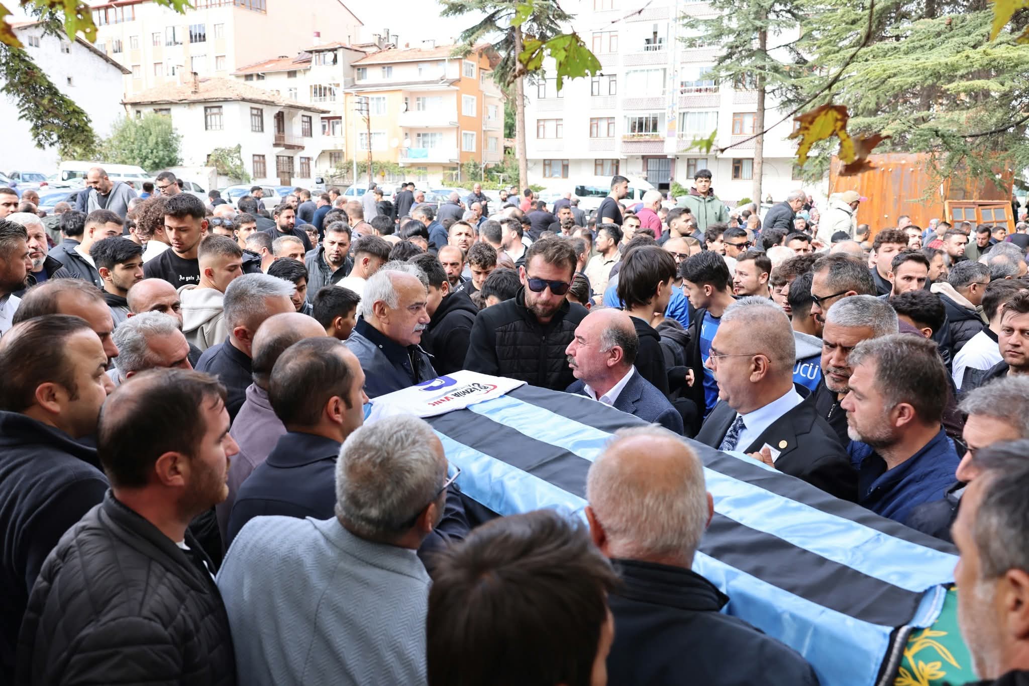 F B I M G 1760872080635