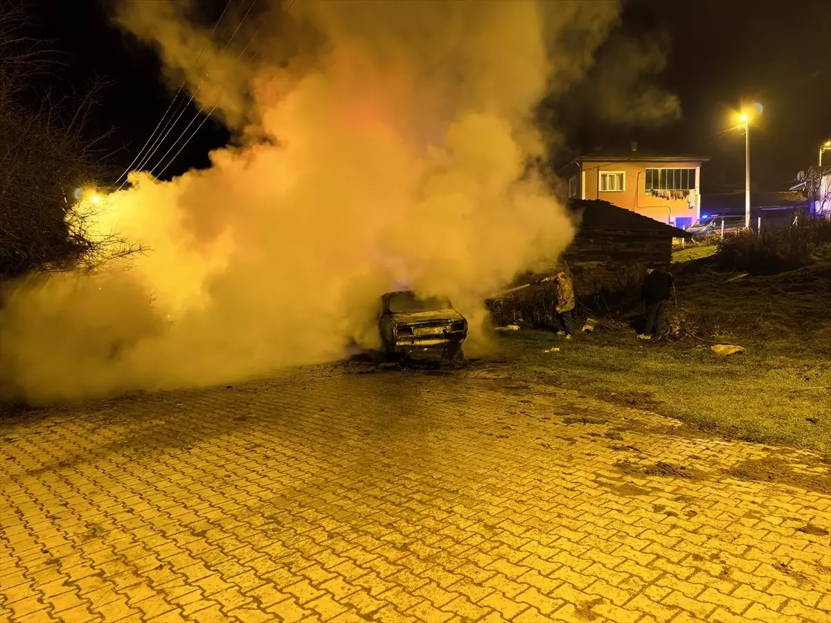 Corum Da Yanan Otomobil Kullanilamaz Hale Gel 19373251 Amp