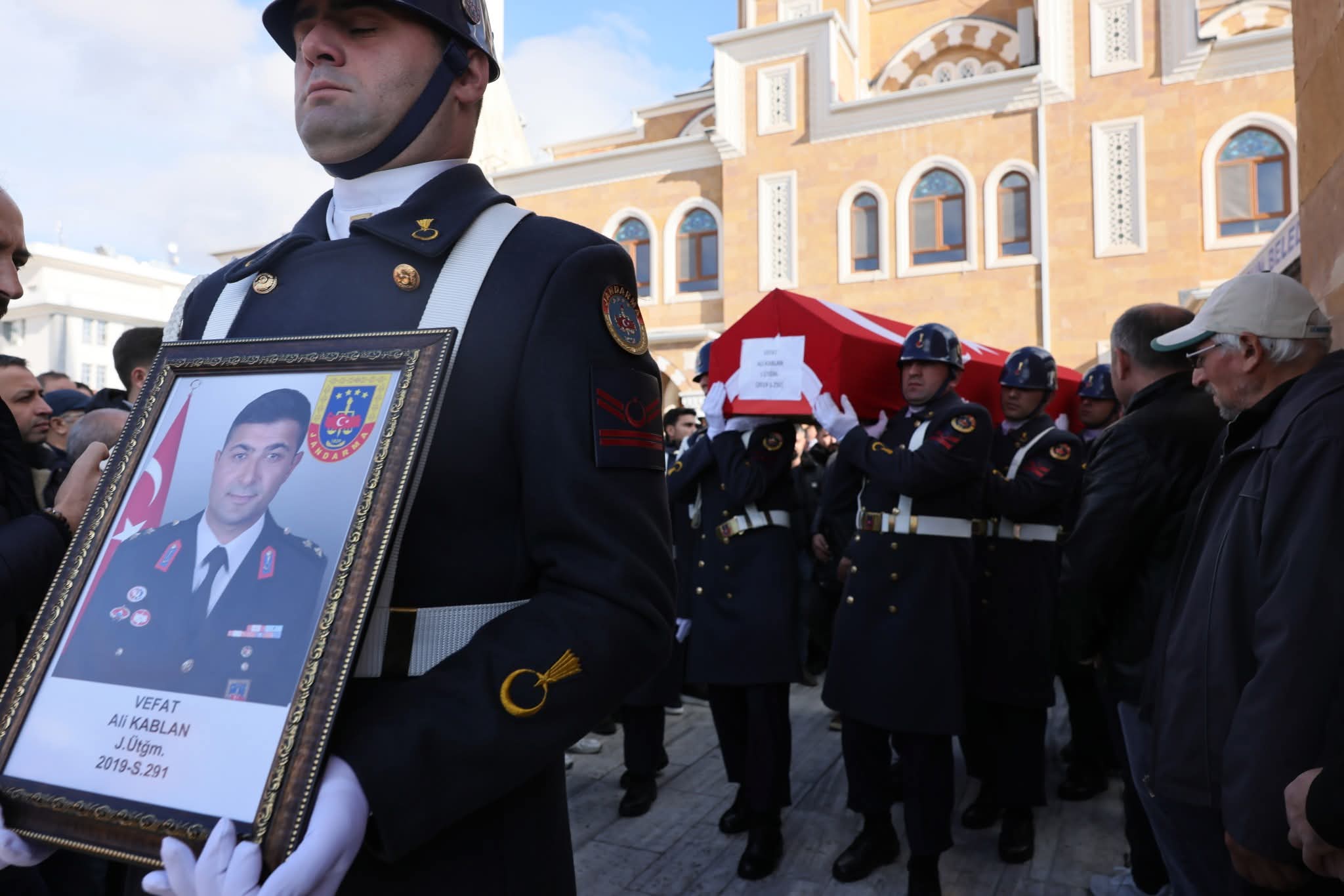 F B I M G 1765113441024