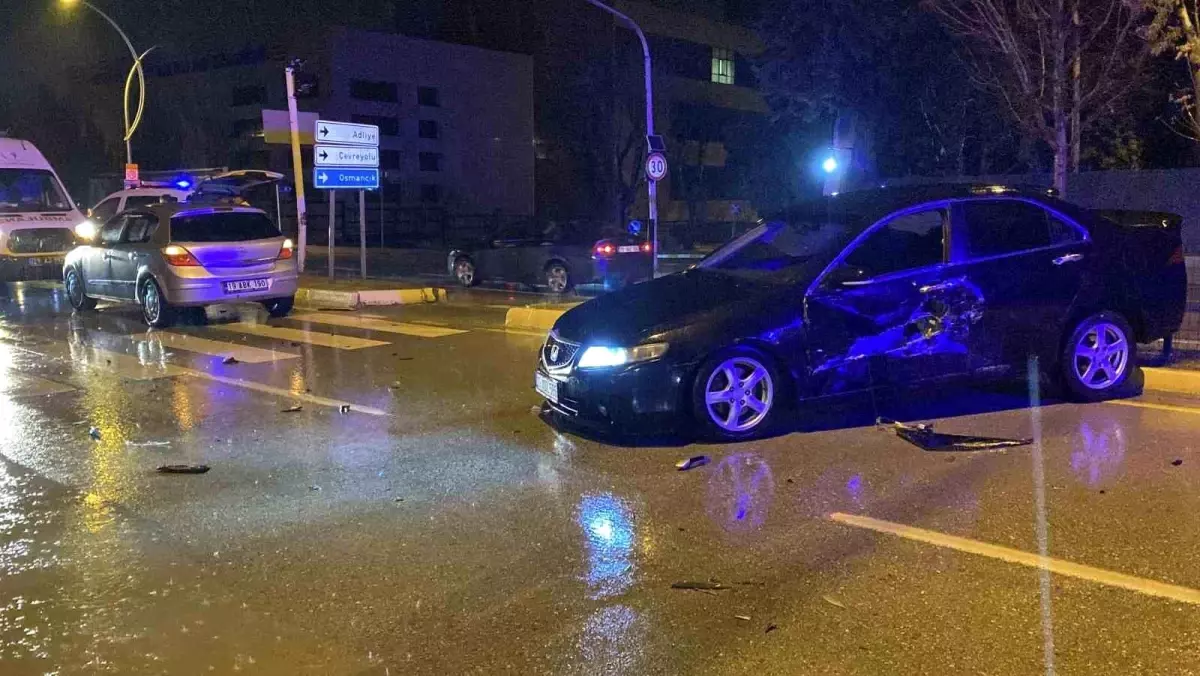 Corum Da Iki Otomobil Carpisti Anne Ve Oglu 19577299 Amp