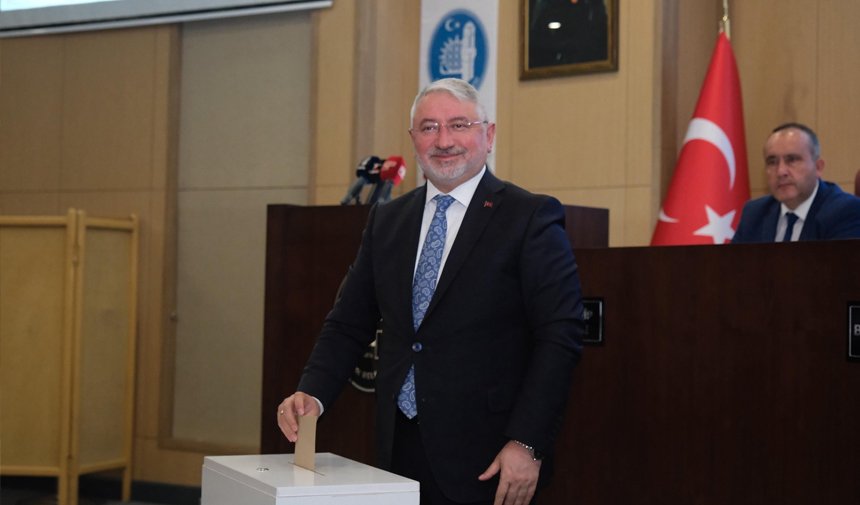 Başkanlık divanı ve Encümen üyeleri seçildi