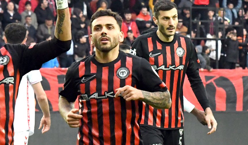 Eski takımına karşı oynayamacayak
