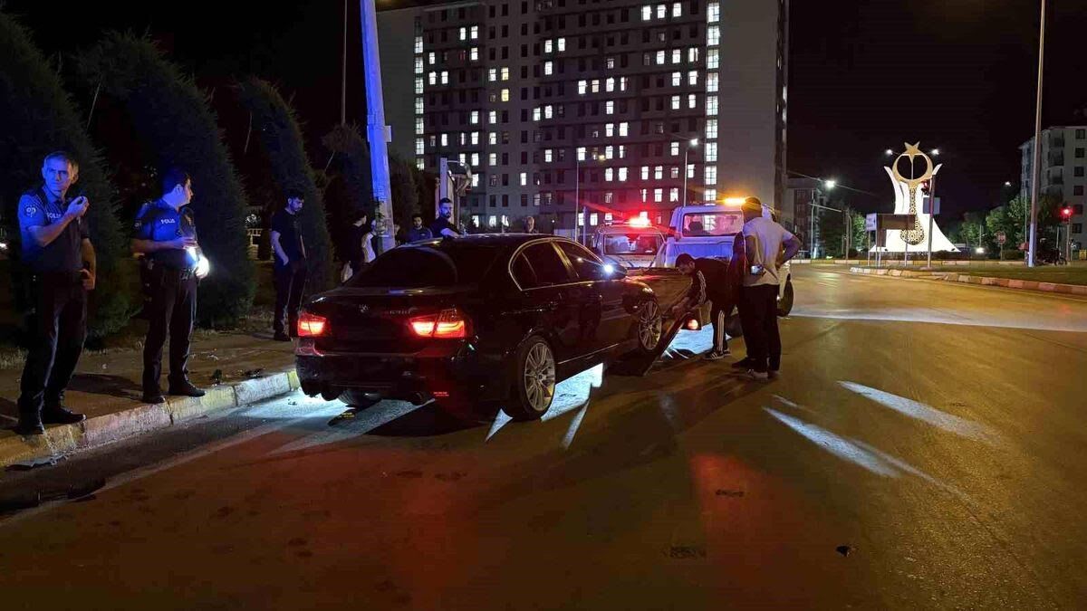 Corum Da Zincirleme Kaza 2 Si Polis 4 Yarali 20033066 Amp