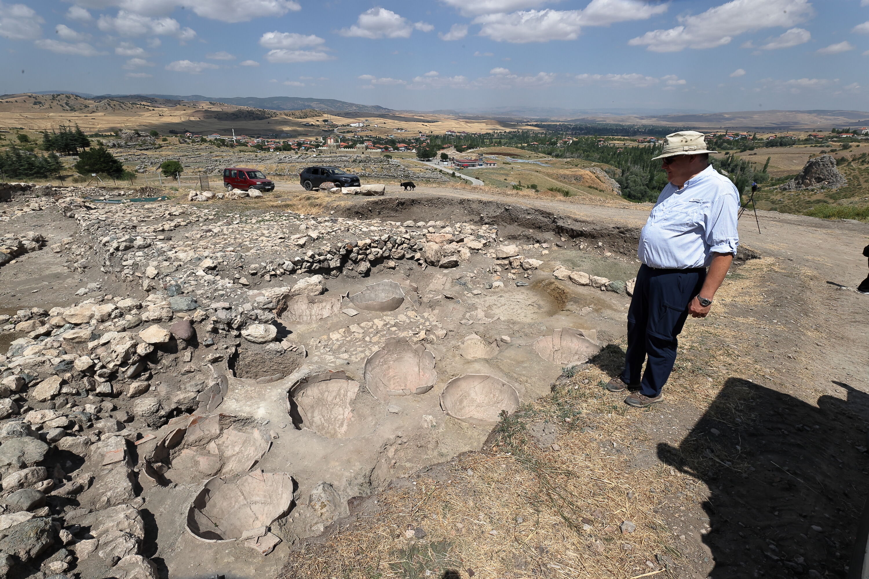 Çorum'da Asurlular'dan kalma 16 adet küp bulundu