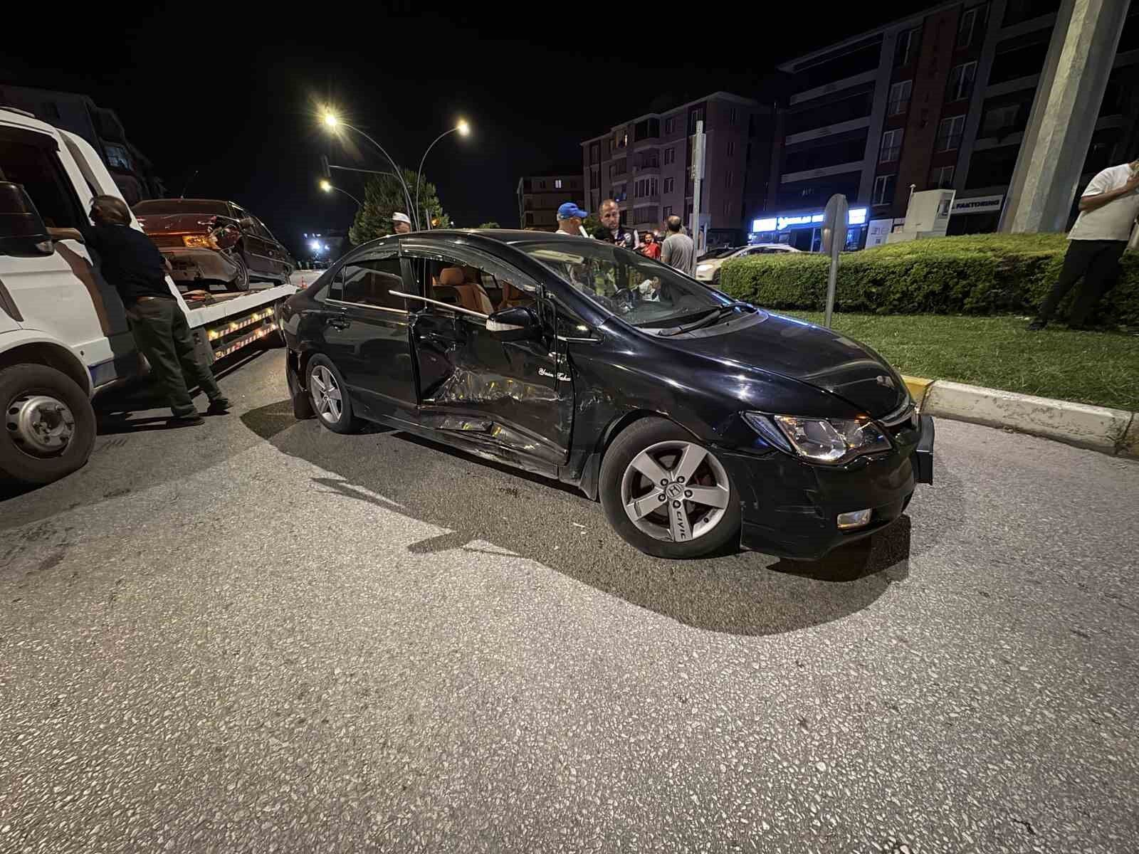 Corumda Kaza Mahallinde Arbede Yardim Etmek Isteyen Genc Alkollu Surucu Tarafindan Darp Edildi 3 Bp B39Z S J