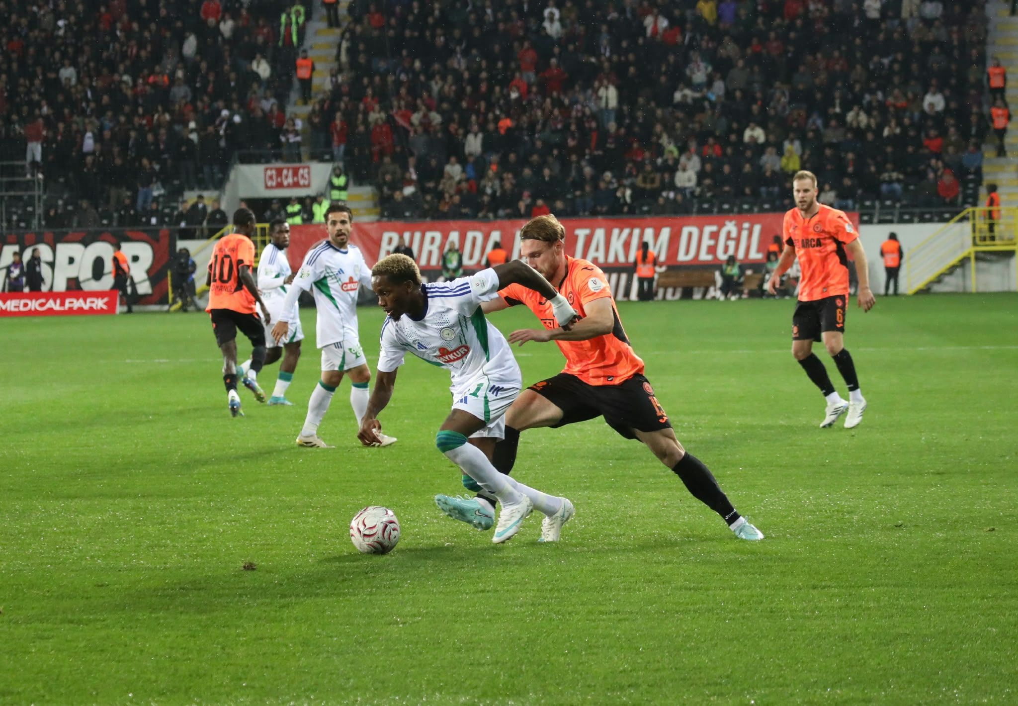 Çorum FK'dan muhteşem geri dönüş
