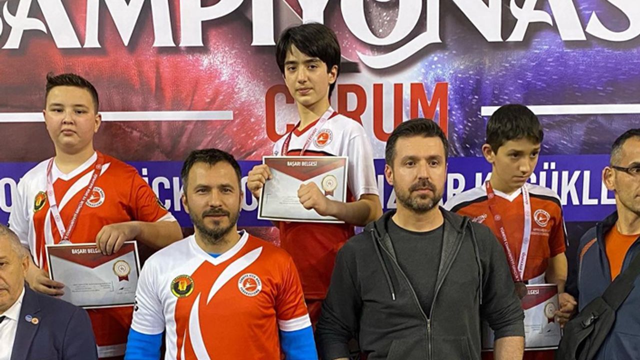 Çorum’a tek şampiyonluk Osman Emir Mercan’dan