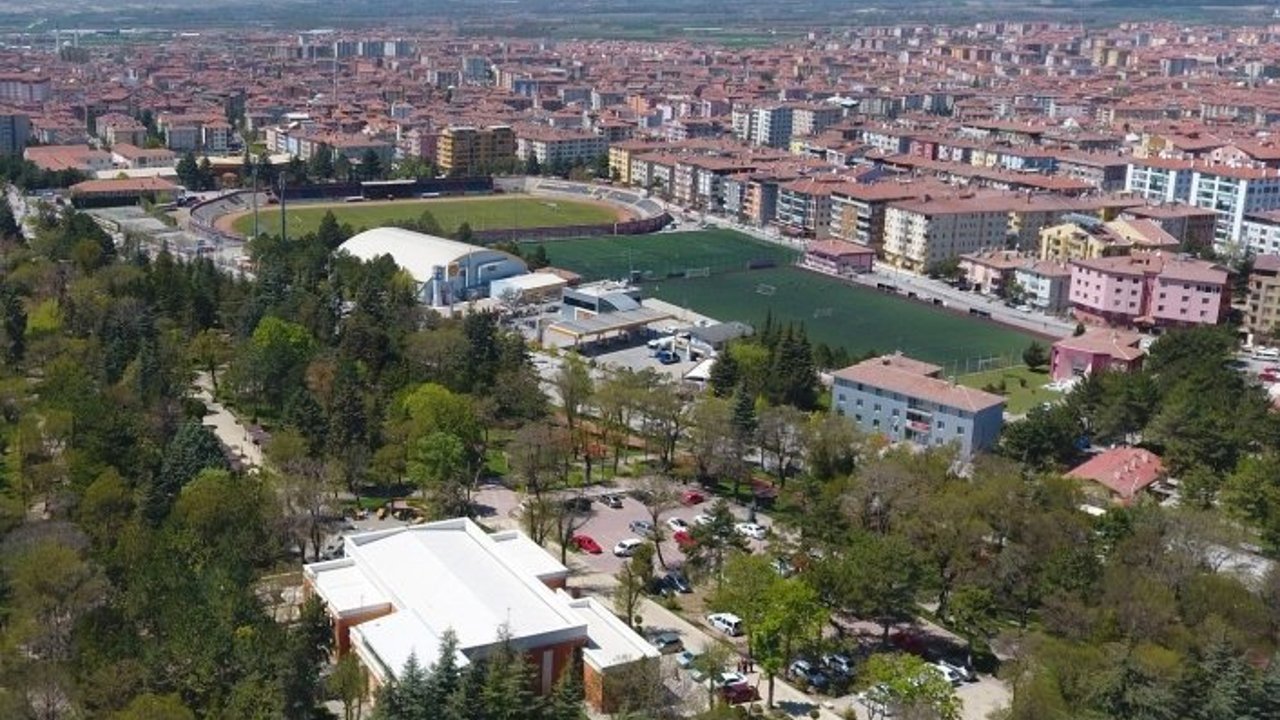 Yunus Emre Parkı’nda bulunan kafeterya kiraya verilecek