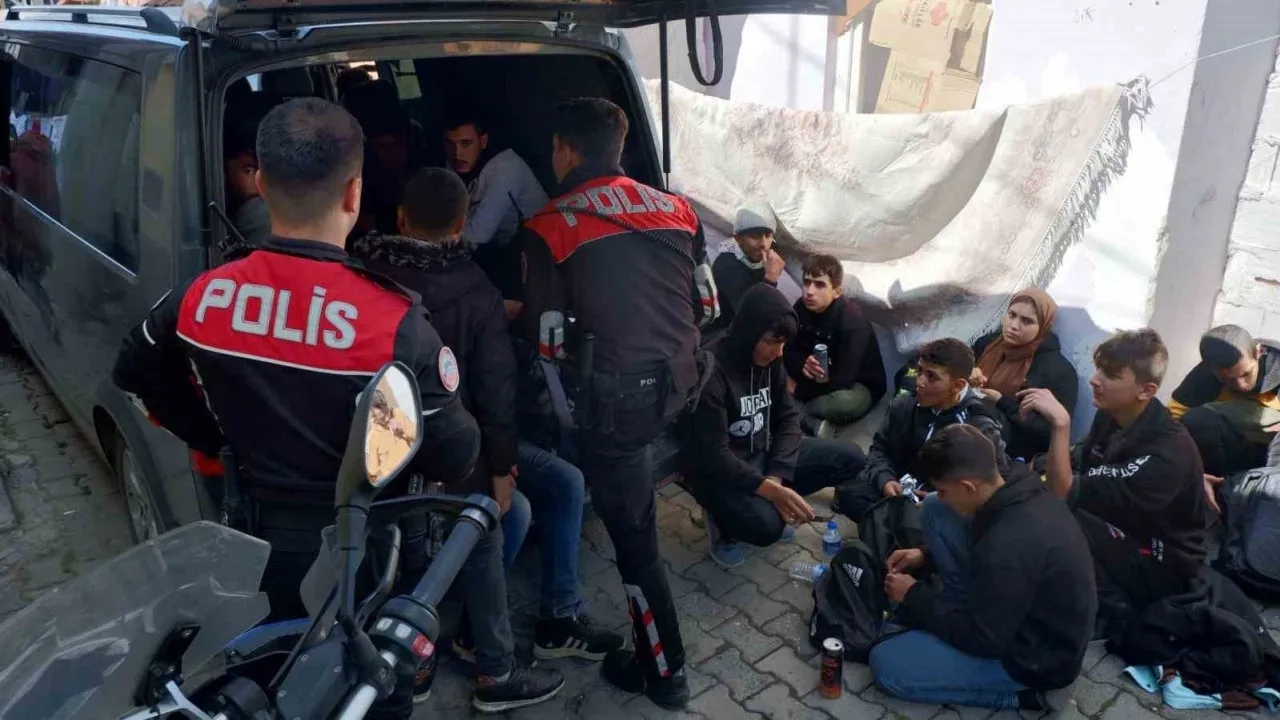 Kaçak göçmen operasyonu: 23 kişi yakalandı