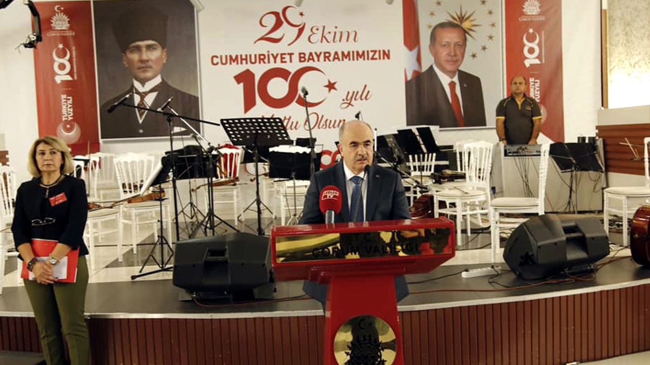 ‘Cumhuriyet, Türk milletinin bağımsızlık ve  özgürlük mücadelesinin en büyük eseridir’