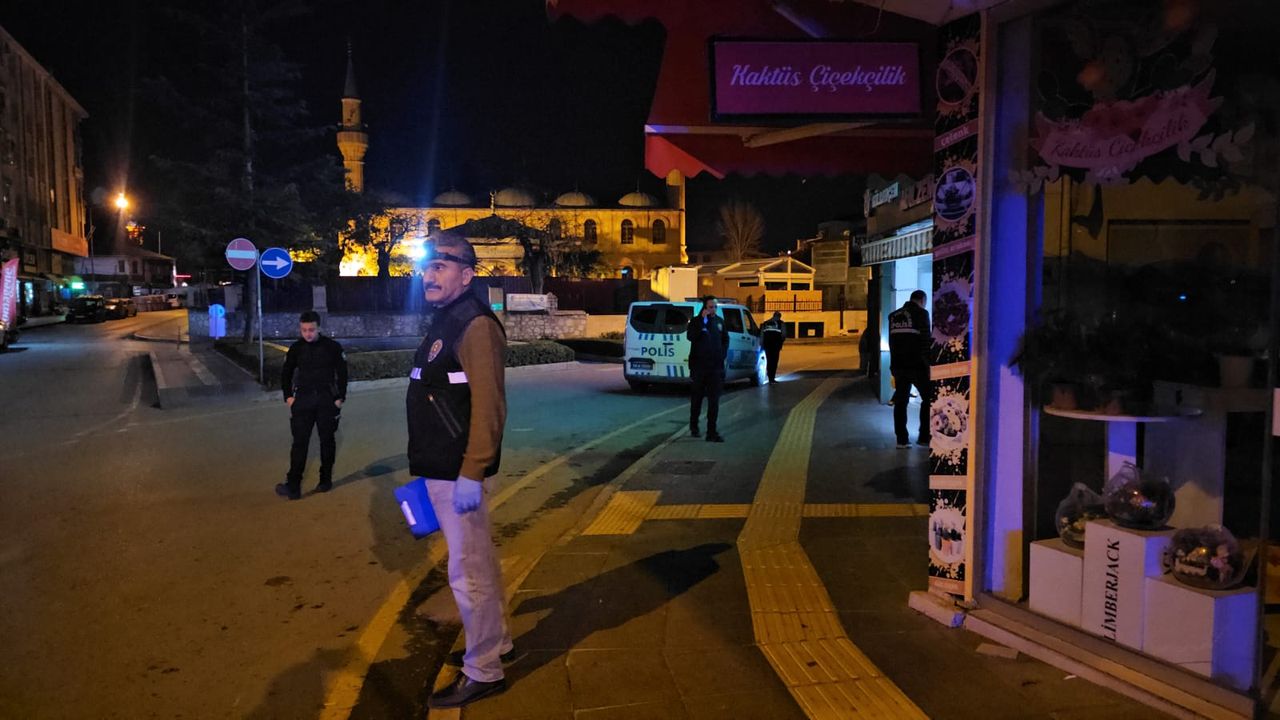 Osmancık Caddesi'nde iş yerine silahlı saldırı