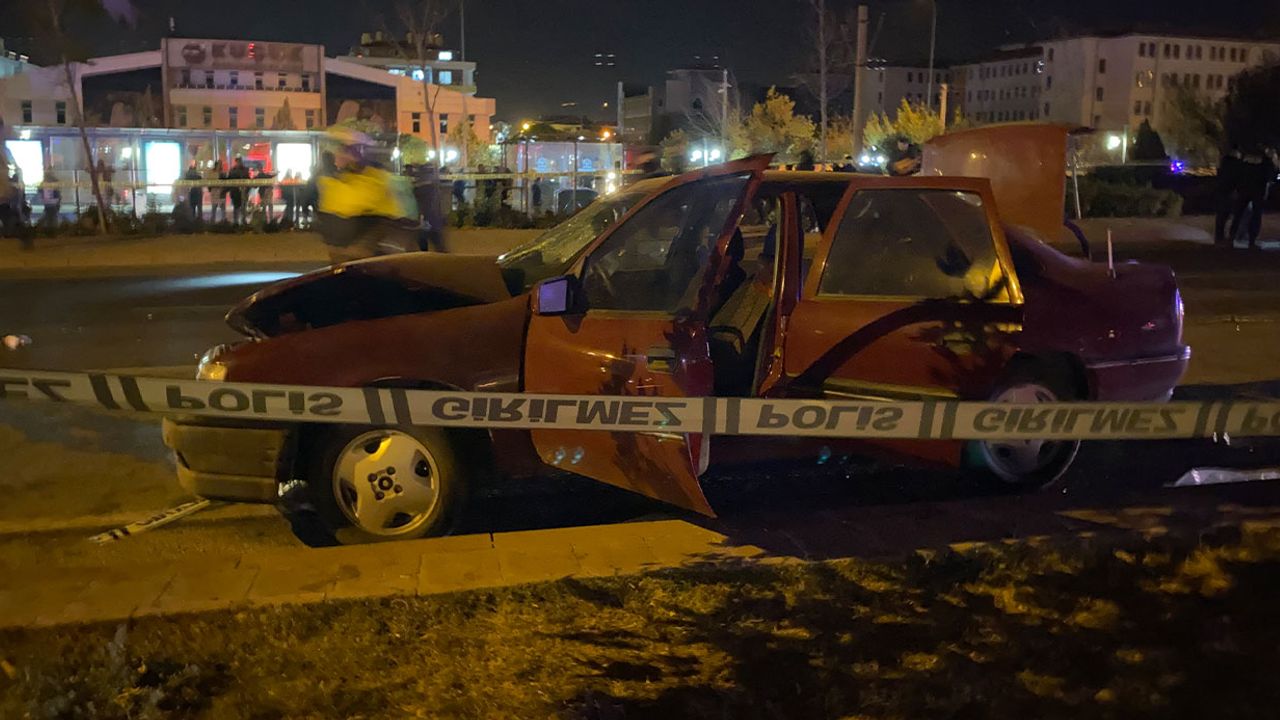 Otomobil yayalara çarptı: 5 ölü, 5 yaralı