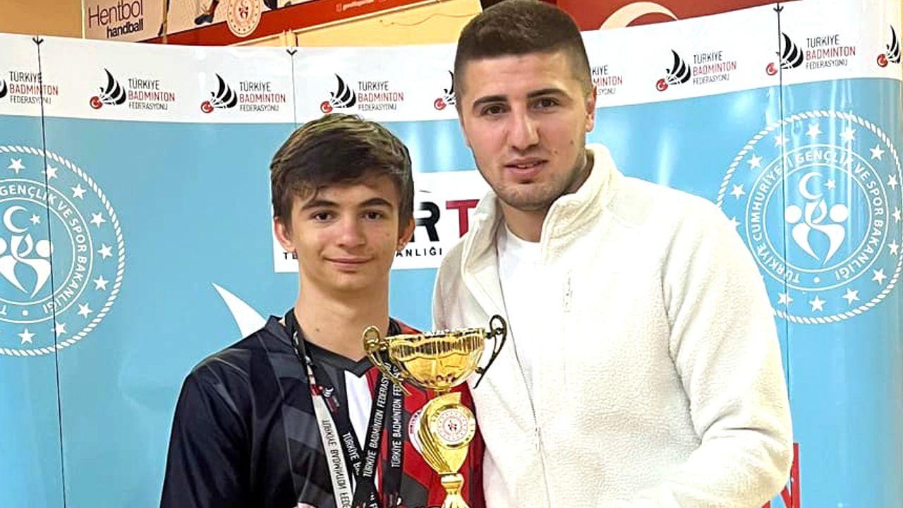 Muhammed Mahmut Sert çifte şampiyon