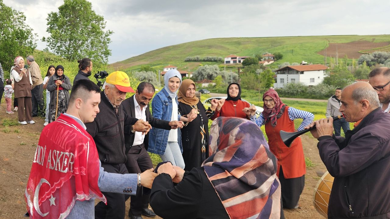 Servet Yıldırım için askere uğurlama töreni yapıldı