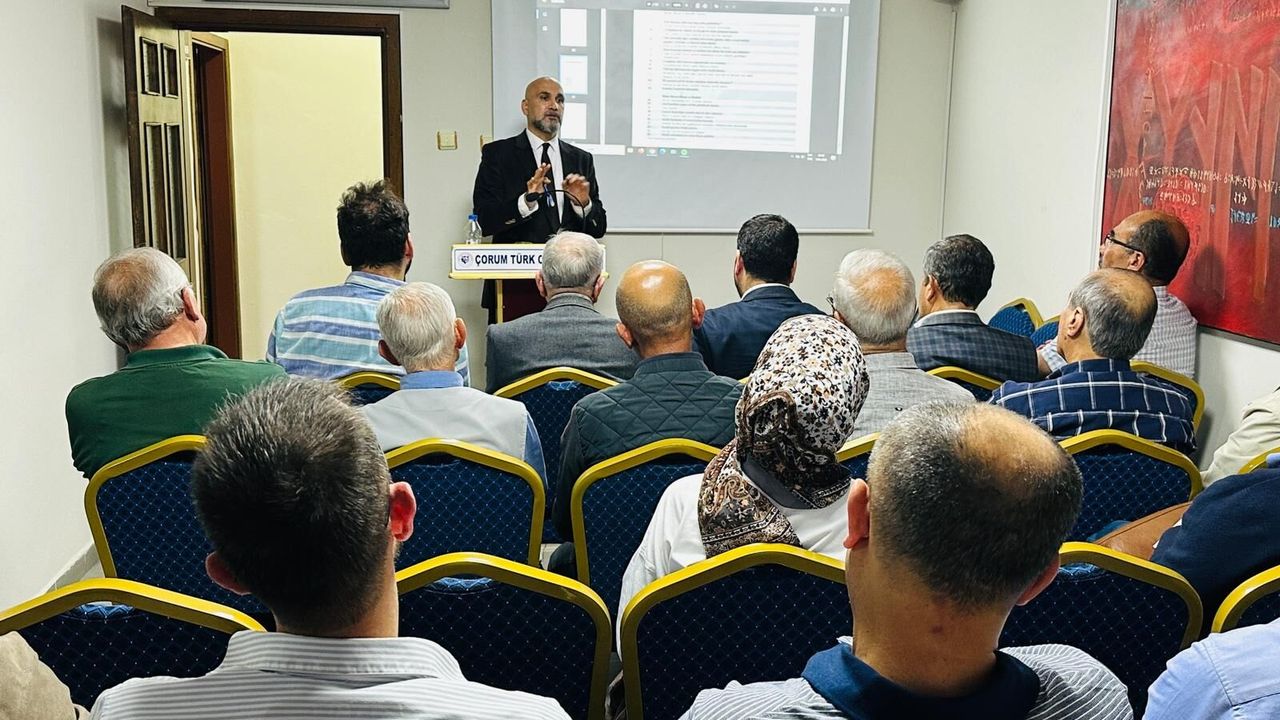 Doç. Dr. Ertit: Sekülerleşme  dinsizlik demek deği