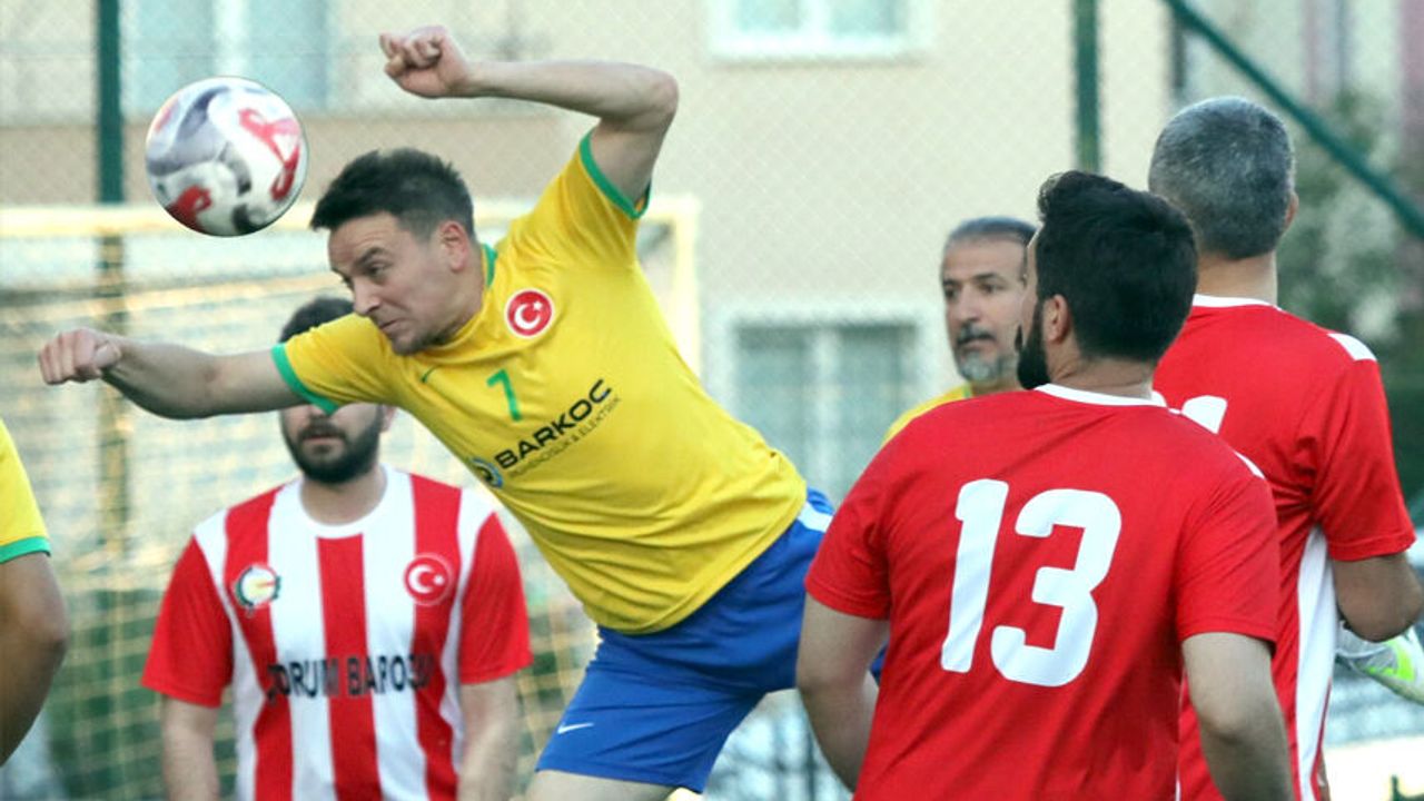 Fora Mobilya&Barkoç Mühendislik Çorum Barosu önünde zorlanma