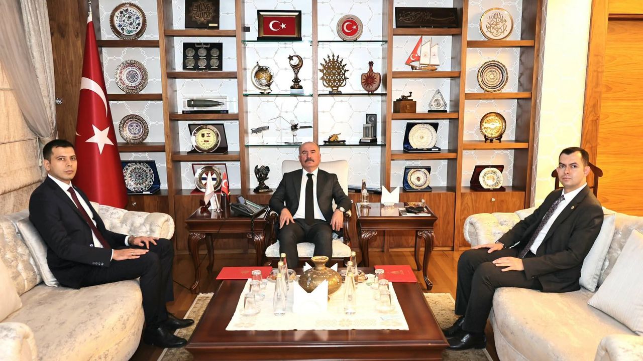 İki kaymakamdan veda ziyareti