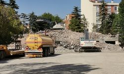 Çorum'da yarım asırlık tarihi okul yıkıldı