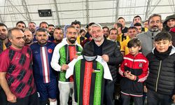 Aşgın’a Filistin forması