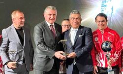 Cantürk Alagöz’a ‘Sporda Türkiye Yüzyılı Büyük Ödülü’