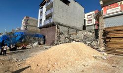 Beton dökümü sonrası inşaat çöktü: 1’i ağır 2 yaralı