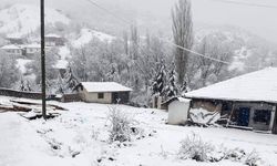 Çorum'da köylere kar yağdı