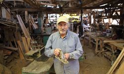 Emektar marangoz 60 yıldır rendesini elinden bırakmadı