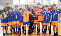 Küçükler Futsal’da şampiyon 23 Nisan
