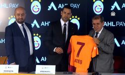 Ahlatcı Galatasaray'a imzayı attı