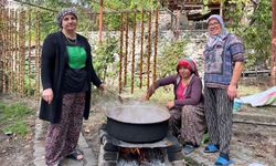 Çorum'un bu ilçesinde cevizli sucuk mesaisi başladı