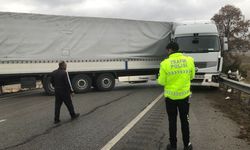 Çorum-Samsun kara yolu 1 saat ulaşıma kapandı