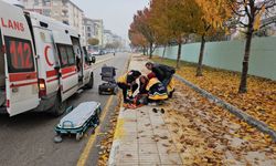 Elektrikli motosikletten düşen yaşlı kadın yaralandı