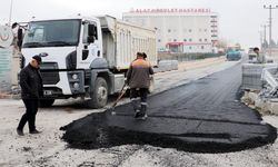 Alaca Devlet Hastanesi  yoluna sıcak asfalt