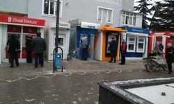 ATM'lerde para çekme krizi