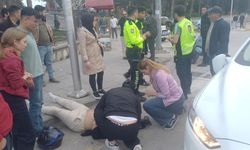 Otomobille çarpışan motosiklet sürücüsü yaralandı