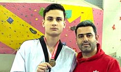 Gençler Taekwondo’da  bir vizede Tugay Yolal’dan