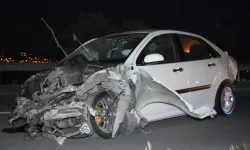 Bariyerlere çarpan araçtan fırladı, hayatını kaybetti