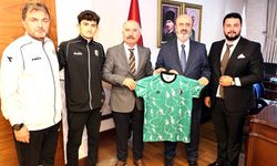 Vali Çalgan Mimar Sinanspor’u kabul etti