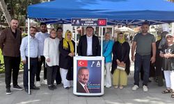 Anahtar Parti’den  aşure ikramı