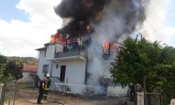 İki katlı bina hasar gördü
