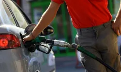 Benzine üçüncü indirim geliyor!
