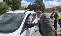 Sürücü ve yolculara Ahilik leblebisi hediye edildi