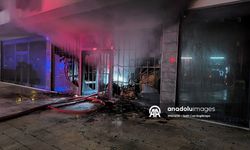 AVM deposunda yangın çıktı